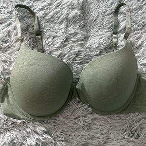 Victoria’s Secret full-coverage t-shirt push-up bra, 38C, sage green EUC